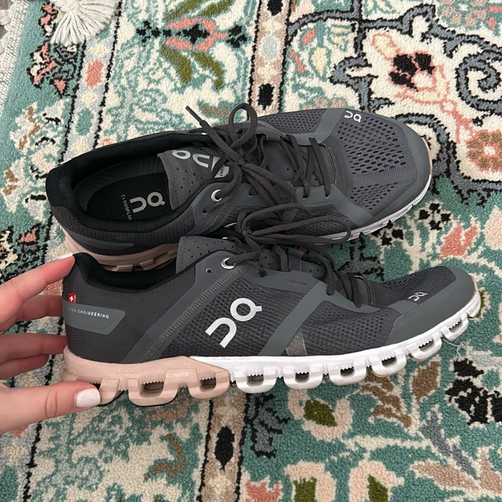 On Clouds women cloudflow